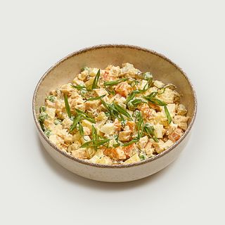 Салат Олів'є із запеченою курочкою