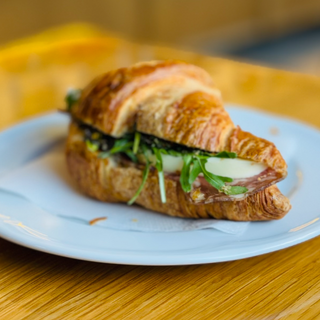 Кроасан RITZ с моцарела