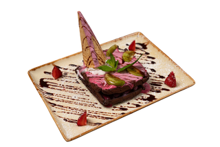 Шоколадные вафли с ягодами и мороженым (250 г)