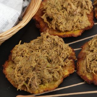 Tostones De Carne Mechada