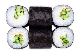 Макі огірок