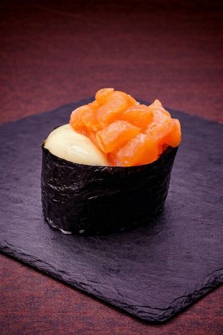 Гункан сир лосось