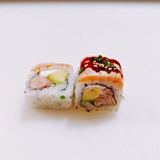 Aburi Sake Roll (8 Uds.)