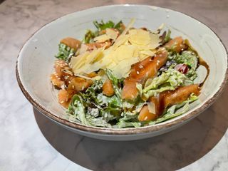 Салат з сьомгою (180 г)