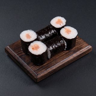 Макі з копченим лососем
