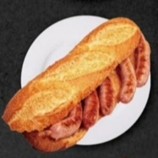 109. Bocadillo salchichas del país