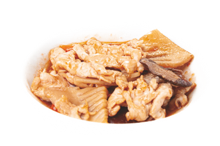 267. Manzo con funghi e bambu