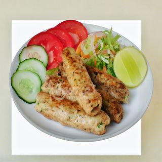 Plato Seekh Kebab De Pollo