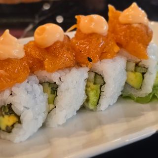 147 Uramaki spicy salmon 4 pezzi