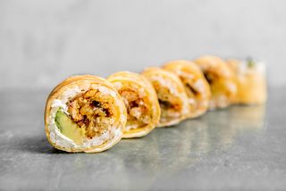 Tamagomaki węgorz w tempurze 8 szt.