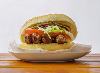 Хамбургер с луканка (320г)