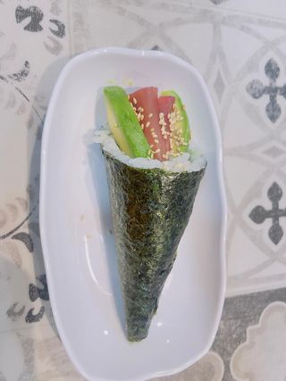 Temaki de atún