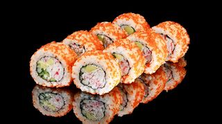 Каліфорнія з крабовим міксом в ікрі