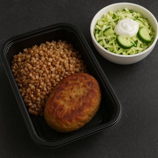 Котлета по-домашньому з гречкою