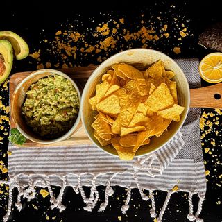 Guacamole cu nachos