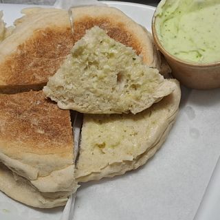 Bolo do Caco com Manteiga de Alho