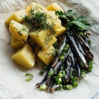 Чорноморська хамса слабої солі з відвареною картоплею (150/100г)