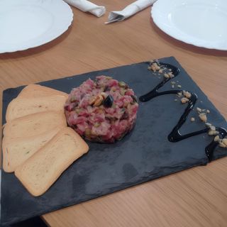 Tartar de salchichón de Málaga