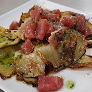 Flor de alcachofa de atún rojo