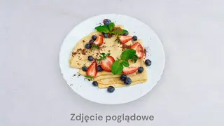 Naleśnik z owocami i bitą śmietaną