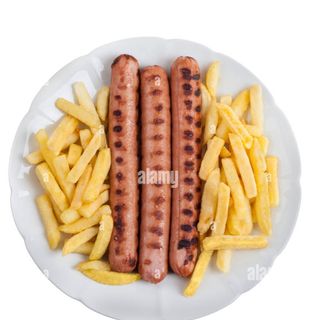 Piatto con würstel e patatine fritte