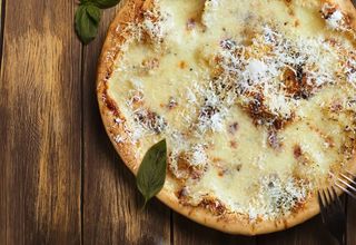 Pizza cacio e pepe baby