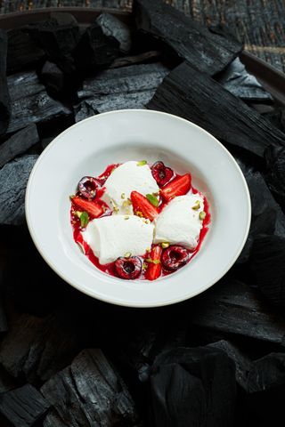 Панакота з ягодами