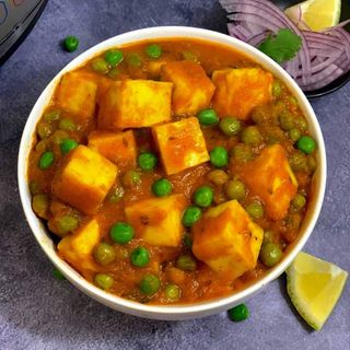 41. Mutter Paneer