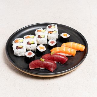 Mix De Tuna Y Salmón (16 Uds.)