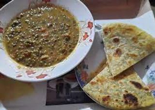 Chapati with Coconut Ndengu
