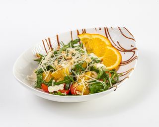 Салат с рукколой