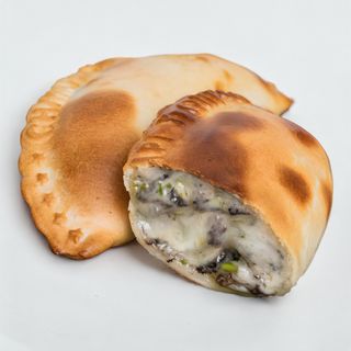Empanada Queso y Champiñones