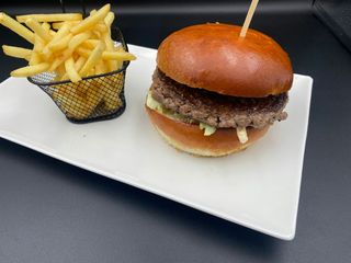 Hamburger + Frytki