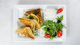 Tosty z łososiem wędzonym