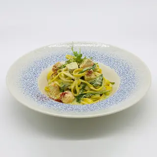 Pasta fresca con salmone