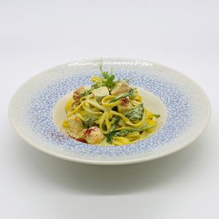Pasta fresca con salmone
