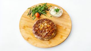 Leskovačka punjena pljeskavica u svinjskoj maramici