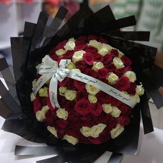 Red And White Handbouquet of 9 batches of 20stems