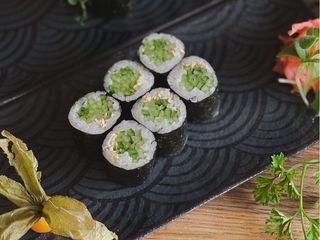 HOSOMAKI KAPPAMAKI OGÓREK, SEZAM