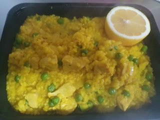 Paella cu piept de pui