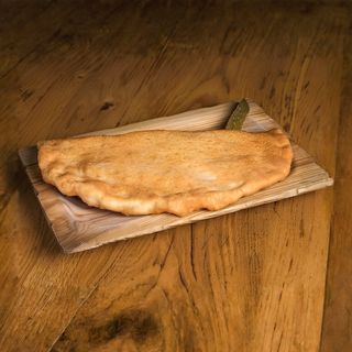 Чебурек Фірмовий з мʼясним фаршем та сиром сулугуні (250г)