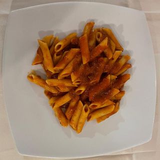 Penne all'arrabbiata con sugo di carne