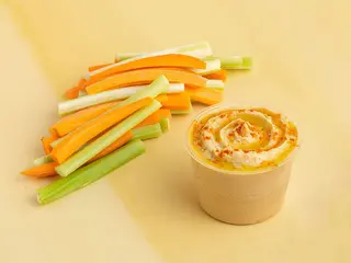 Hummus clasico + snack 