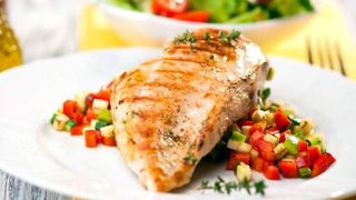 Pileći file na roštilju