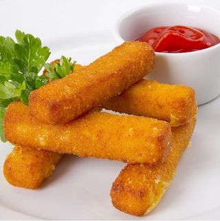 Сырные палочки с чесночным соусом 5 шт.