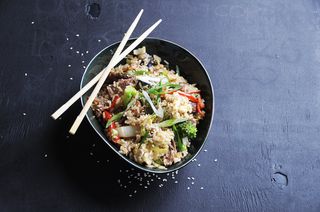 Wok orez, carne vita, ou si legume