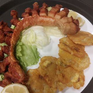 Chicharrón Con Patacon