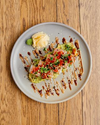 ორაგული და ტატაკი თინუსი / SALMON AND TATAKI TUNA