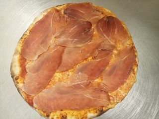 Pizza tonda bufala e prosciutto crudo