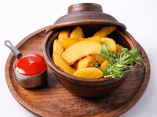 Ziemniaki po wiejsku (200/50g)